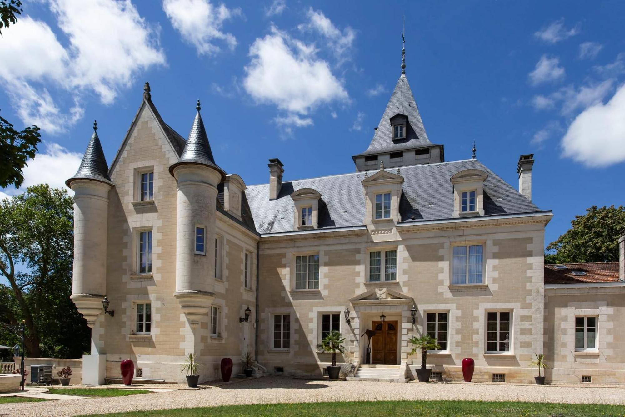 Chateau De Bellevue B&B Et Appartements Avec Piscine Saisonal Chauffee Et Chambres Partout Climatisees Saint-Avit  Екстериор снимка