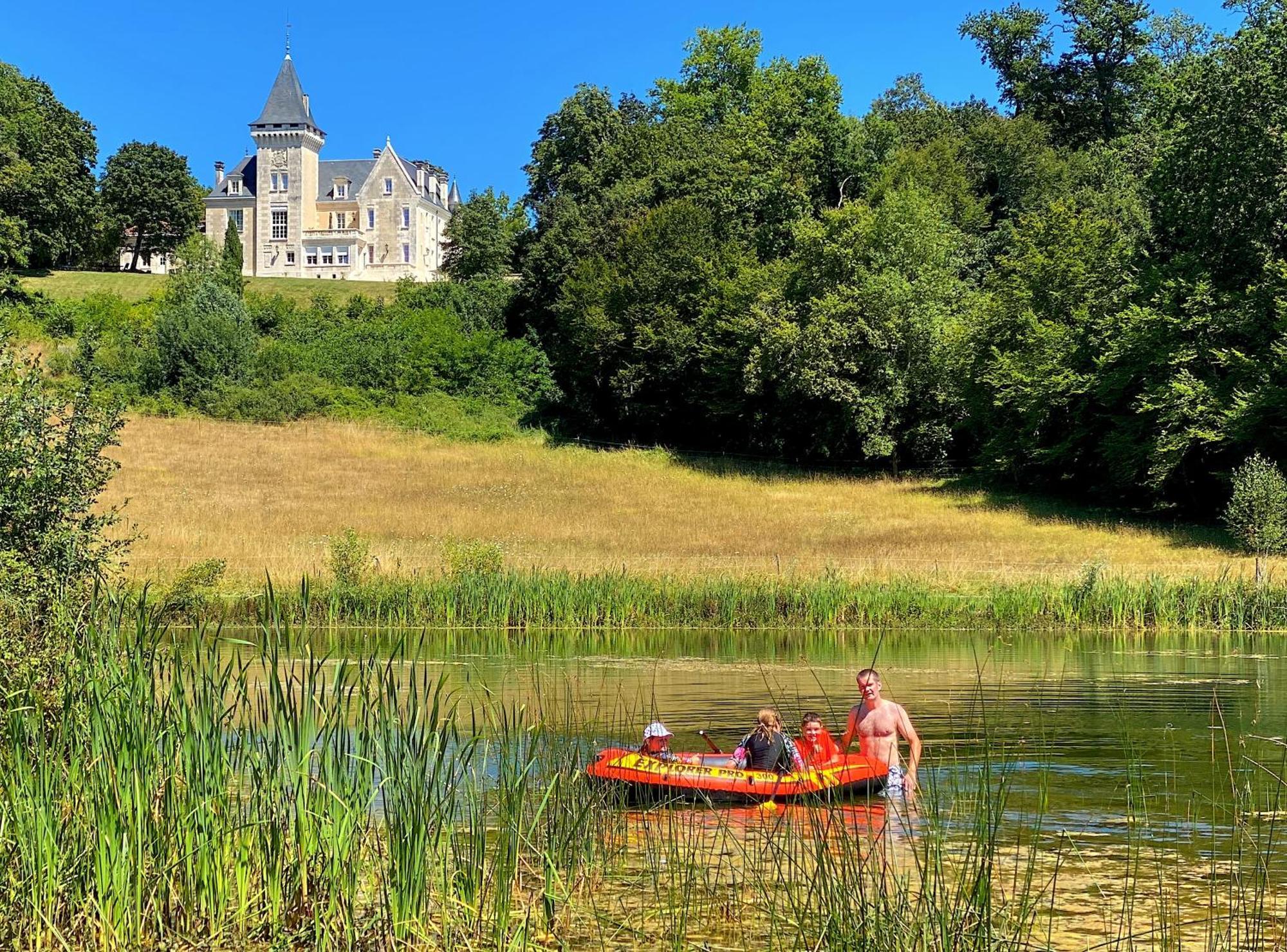 Chateau De Bellevue B&B Et Appartements Avec Piscine Saisonal Chauffee Et Chambres Partout Climatisees Saint-Avit  Екстериор снимка