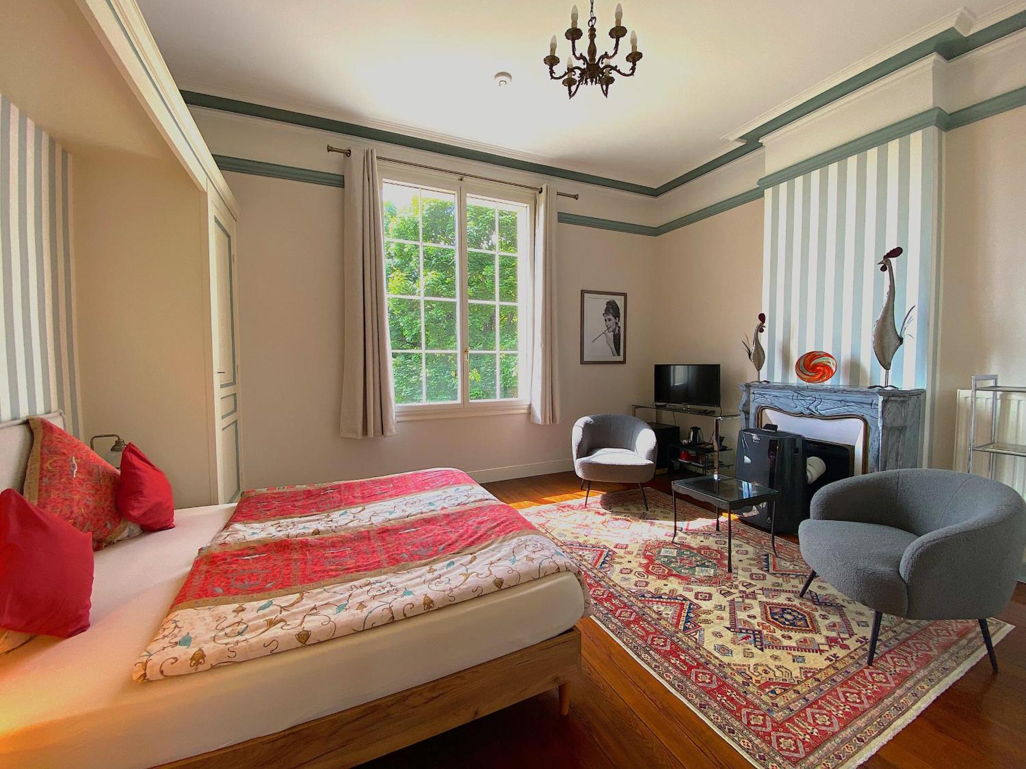 Chateau De Bellevue B&B Et Appartements Avec Piscine Saisonal Chauffee Et Chambres Partout Climatisees Saint-Avit  Екстериор снимка